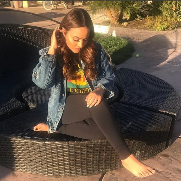 "Desafortunadamente se dio la noticia en un medio de comunicación y vincularon mi separación a causa de una supuesta infidelidad de mi persona, lo cual repruebo y niego absolutamente, ya que esto jamás sucedió y están dañando mi reputación. Estoy tomando cartas en el asunto con mis abogados", es parte de lo que escribió.