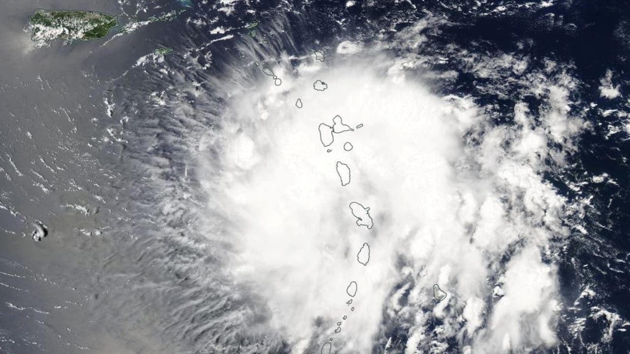 ¿Qué debo hacer durante un huracán?