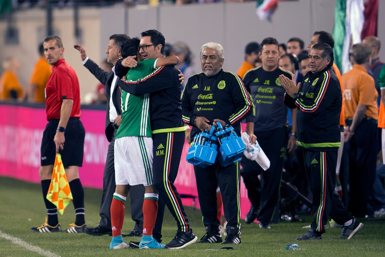 Action photo during the match Mexico vs Ireland Friendly preparation at the Metlife Stadium. Foto de accion durante el partido Mexico vs Irlanda Amistoso de preparacion en el Metlife Stadium, en la foto: Jesus Manuel Corona celebra su gol de Mexico 01/06/2017/MEXSPORT/Osvaldo Aguilar.
