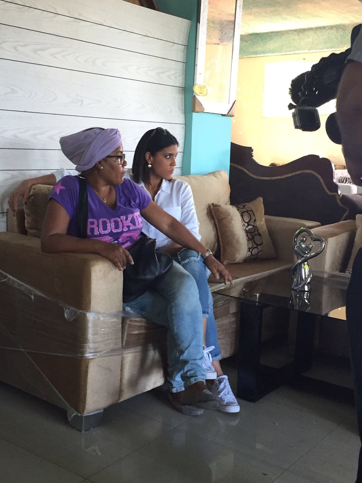 Francisca aprovechó para llevar a su madre a elegir los muebles, y todo lo necesario para su casa.