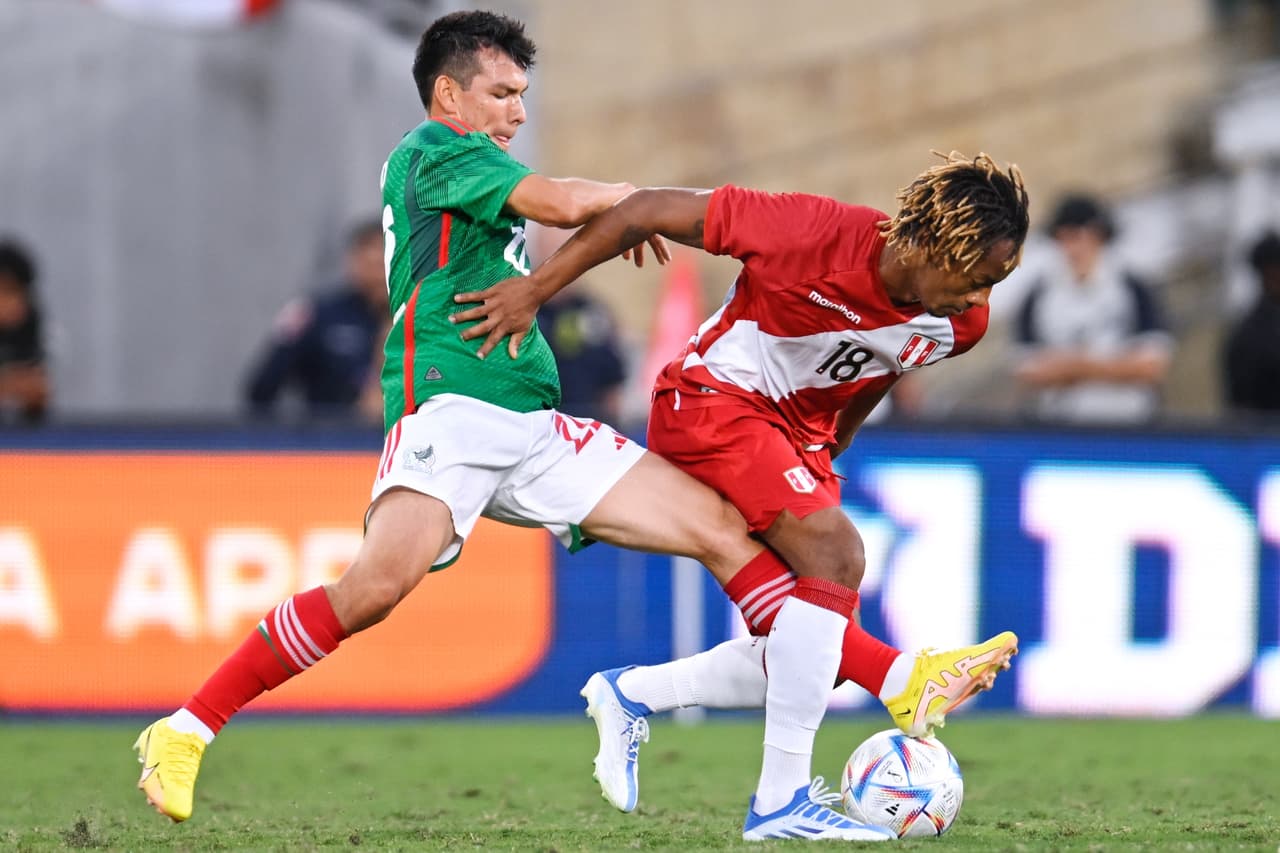 El 'Chucky' Lozano fuie el héroe en un partido apretado que se perfilaba para un empate sin goles.