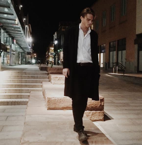 Mientras, está disfrutando de su naciente fama.