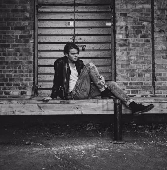 Bien podría trabajar como modelo, ¿no te parece?