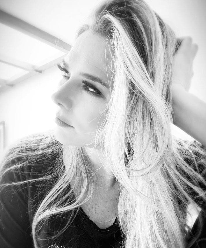 "Confiamos en Dios y en los médicos para que Alma recupere su salud. A ustedes pedimos sus oraciones y donaciones de sangre y de plaquetas, que serán necesarias por un tiempo indeterminado", explicó Cacho en su mensaje del martes.
<br>