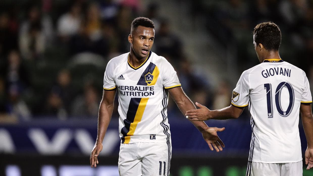 LA Galaxy de los hermanos Dos Santos empezó el año en casa con victoria y una grata impresión
