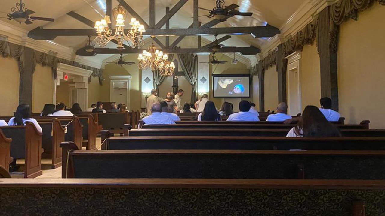 El menor 
<b><a href="https://www.univision.com/local/houston-kxln/fallece-bebe-nick-luego-de-haber-sido-trasladado-a-su-casa-esta-tarde">murió al poco tiempo de que salió del hospital,</a></b> sus padres pedían que no lo desconectaran de los aparatos que lo mantenían con vida.