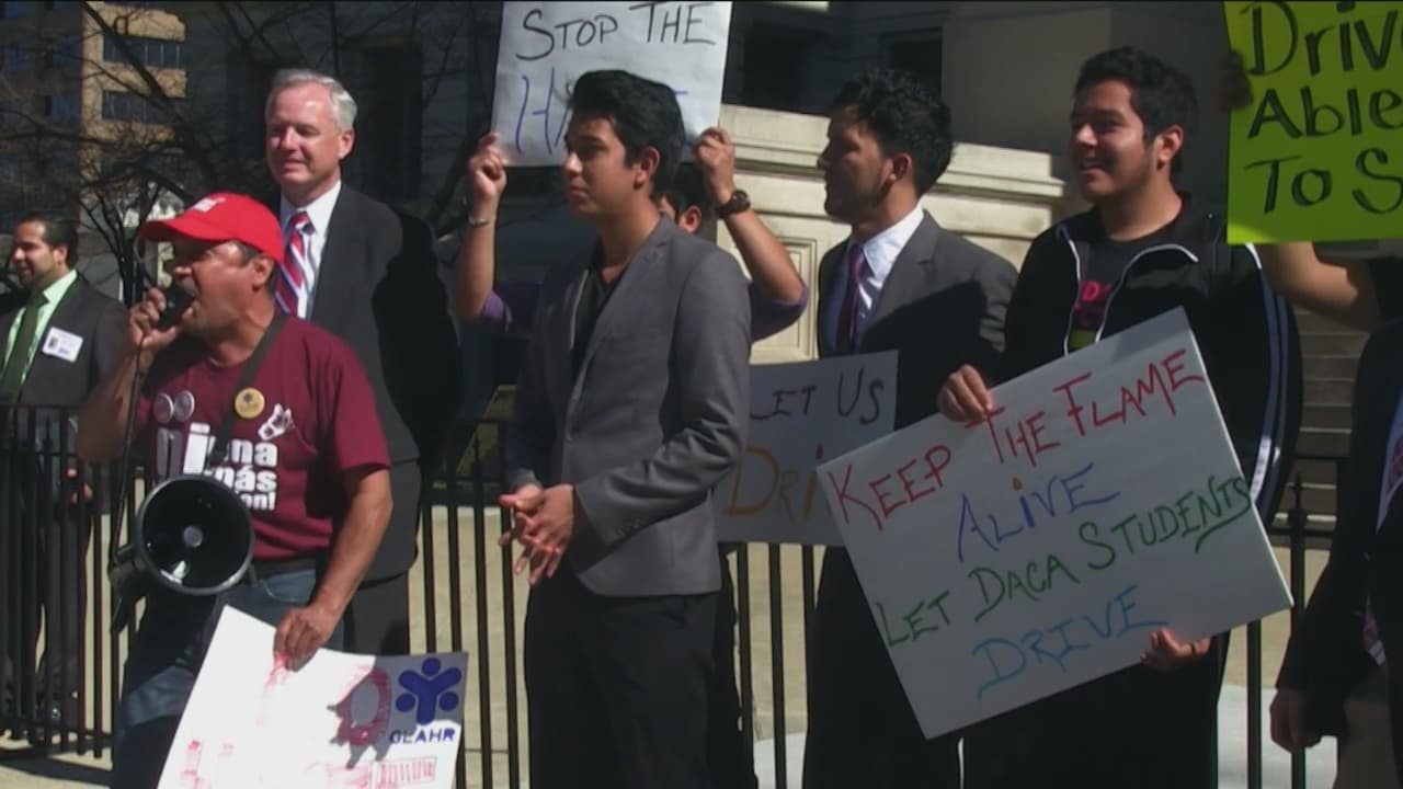 Corte Suprema niega apelación de 'dreamers' para acceder a matrículas estatales