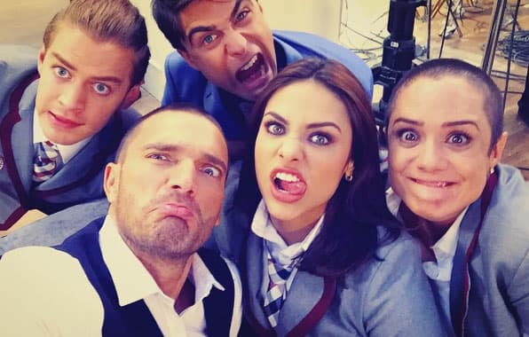 Todos querían jugar con el "día de sacarse selfies", como Polo Morín, Julián Gil y Betty Monroe.