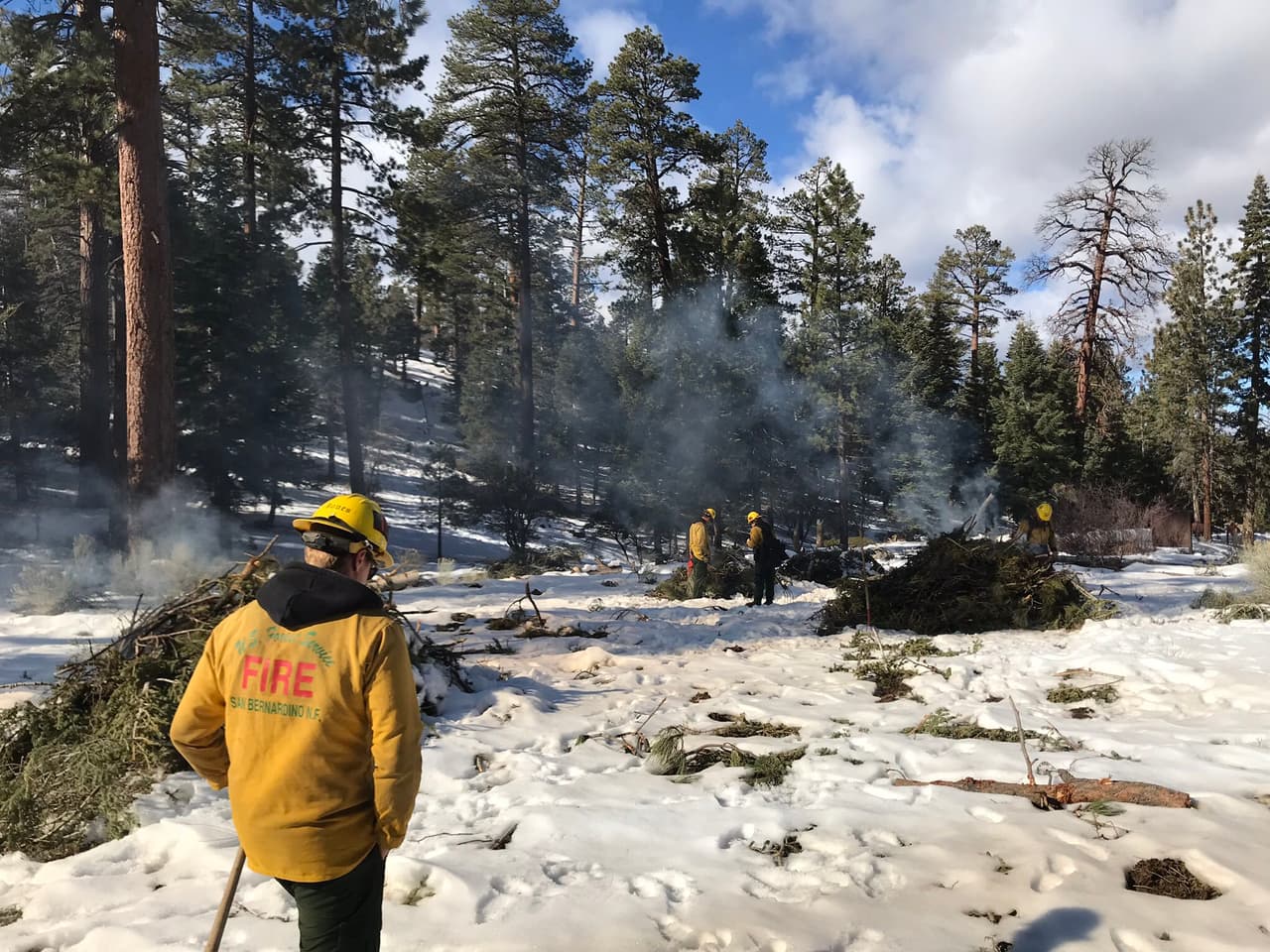 La nieve se acumulará alcanzando entre 6 a 12 pies de altura en gran parte de las zonas de montañosas del sur de California.