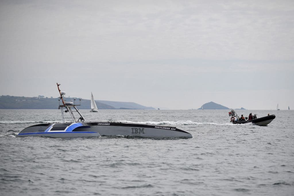 <b>Todo controlado.</b> Pese a su total autonomía, el equipo vigilará al barco las 24 horas desde Inglaterra para intervenir por control remoto en caso de peligro o ir a buscarlo si se produce un error fatal del sistema.