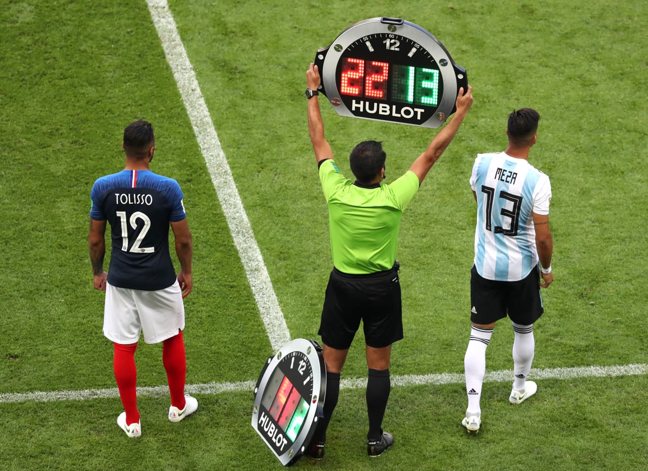 En circunstancias normales, el volante Maxi Meza de Independiente de Avellaneda, quien jugó en Rusia 2018, 
<b>sería material de exportación para Europa</b>.