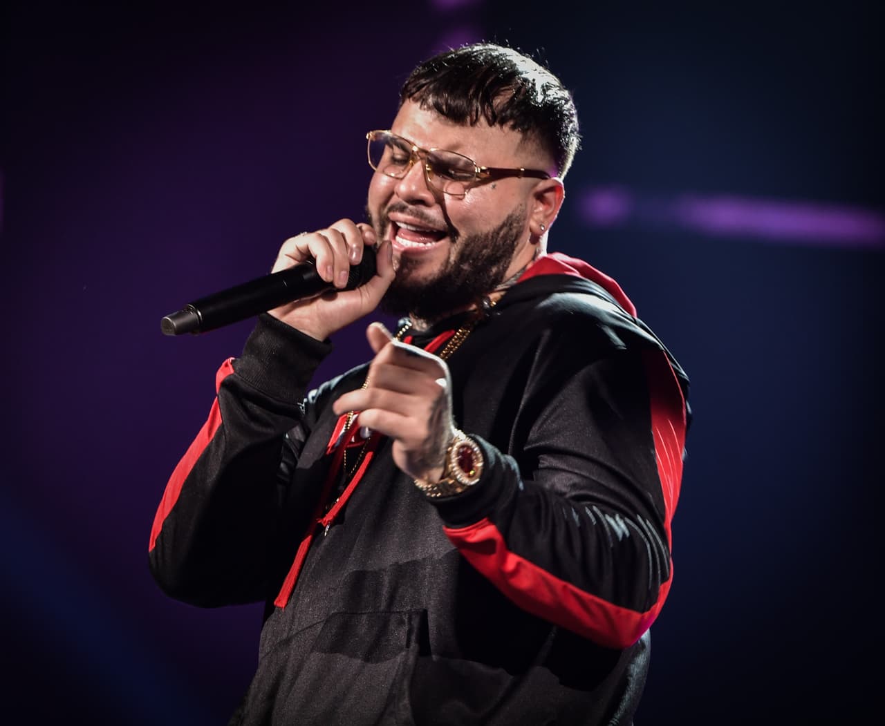Farruko, quien tiene una nominación a Premio Lo Nuestro, también estará con ellos en el escenario.
<br>