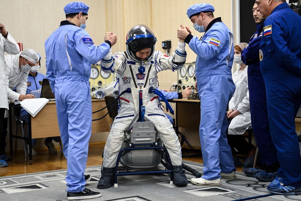 El millonario se ha fijado 100 tareas para cumplir en el espacio y prevé documentar su estancia con videos publicados en su canal de YouTube.