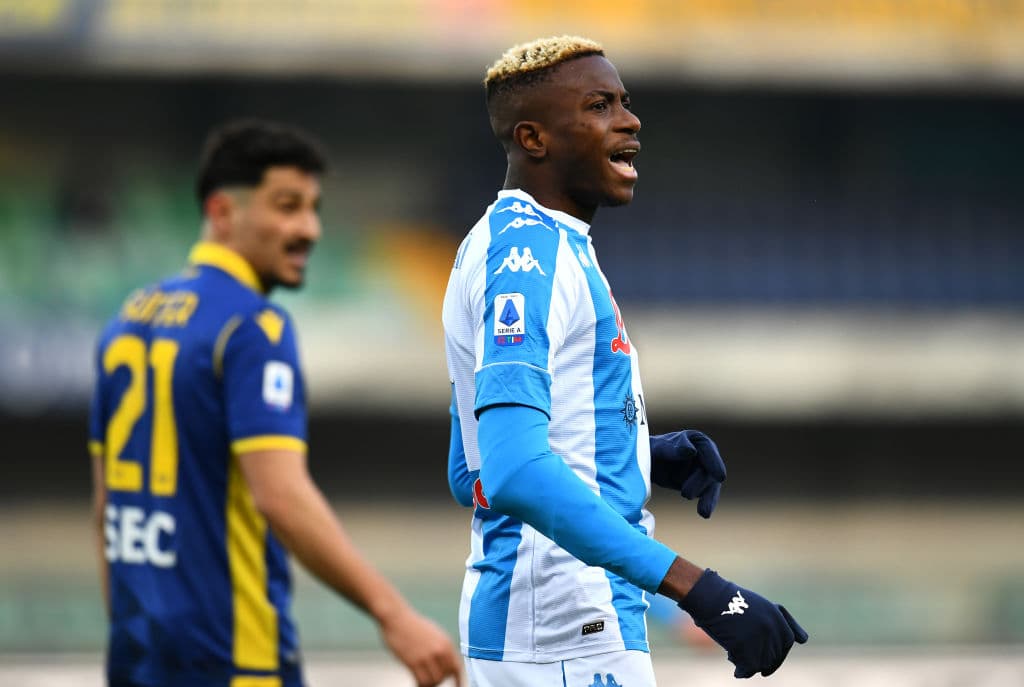 Napoli ve la derrota ante el Hellas Verona 3-1. Hirving Lozano anotó el gol más rápido en la historia del Napoli, pero no fue suficiente, pues los 'Gialloblu' dieron la vuelta con goles de Dimarco, Barak y Zaccagni, durante la J19 en la Serie A.
