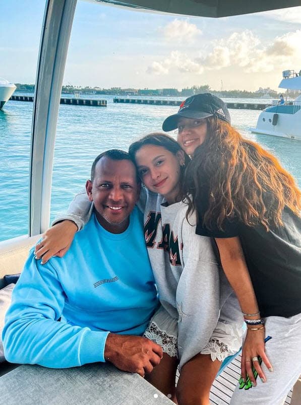 "Tienen la oportunidad de tomar eso y seguir adelante y decir: '¿Sabes qué? Estamos muy agradecidos por los últimos cinco años, ¿cómo podemos mejorar los próximos cinco años gracias a las lecciones aprendidas?'", explicó a ET.
<br>