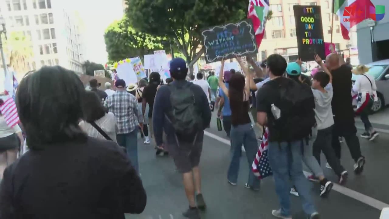 Miles marchan en Los Ángeles en No Kings Day contra Trump y políticas antiinmigrantes