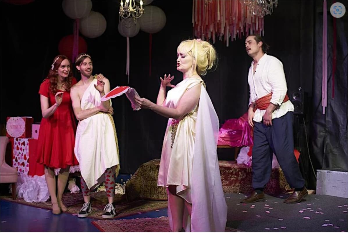 Si prefieres vivir una experiencia diferente junto a toda tu familia para este fin de semana, podrían acudir al espectáculo interactivo de San Valentín en Scaffold Theatre.