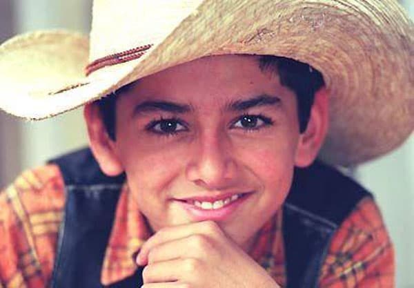 Miguel Martínez era uno de los protagonistas, él interpretaba al inolvidable 'Alcachofa', uno de los líderes del grupo de amigos.