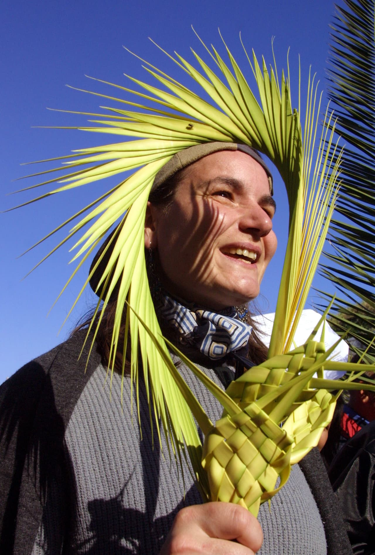 El domingo de Ramos es importante no sólo por el inicio de la Semana Santa, sino para recordarnos de la grandeza de Dios, del sacrificio de Jesús y los difíciles momentos que estaría a punto de sufrir por nosotros y nuestros pecados. Debe ser motivo de fervor y de fuerza en nuestras creencias.