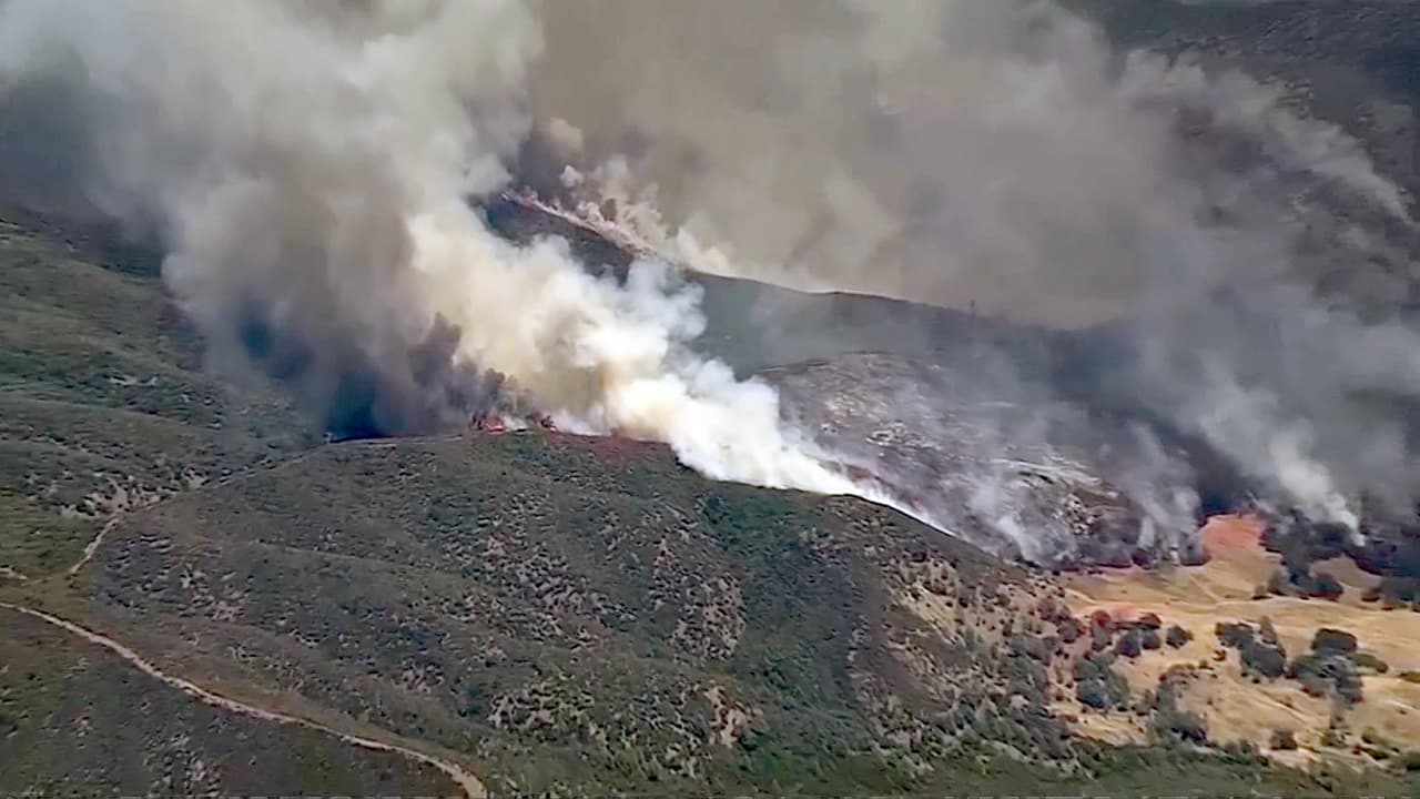 Ha sido avivado por los vientos, la baja humedad y las altas temperaturas.