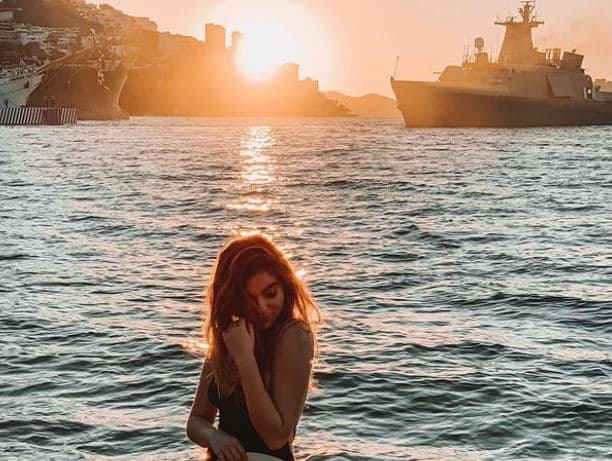 "No, a Emmanuel lo quiero mucho y especulaciones siempre van a haber. Qué padre que me relacionen con un muchacho tan guapo como Emmanuel", comentó en ese entonces Sofía. Sin embargo, ninguno de los dos publicó alguna imagen de su relación en redes sociales ni han hablado abiertamente al respecto.