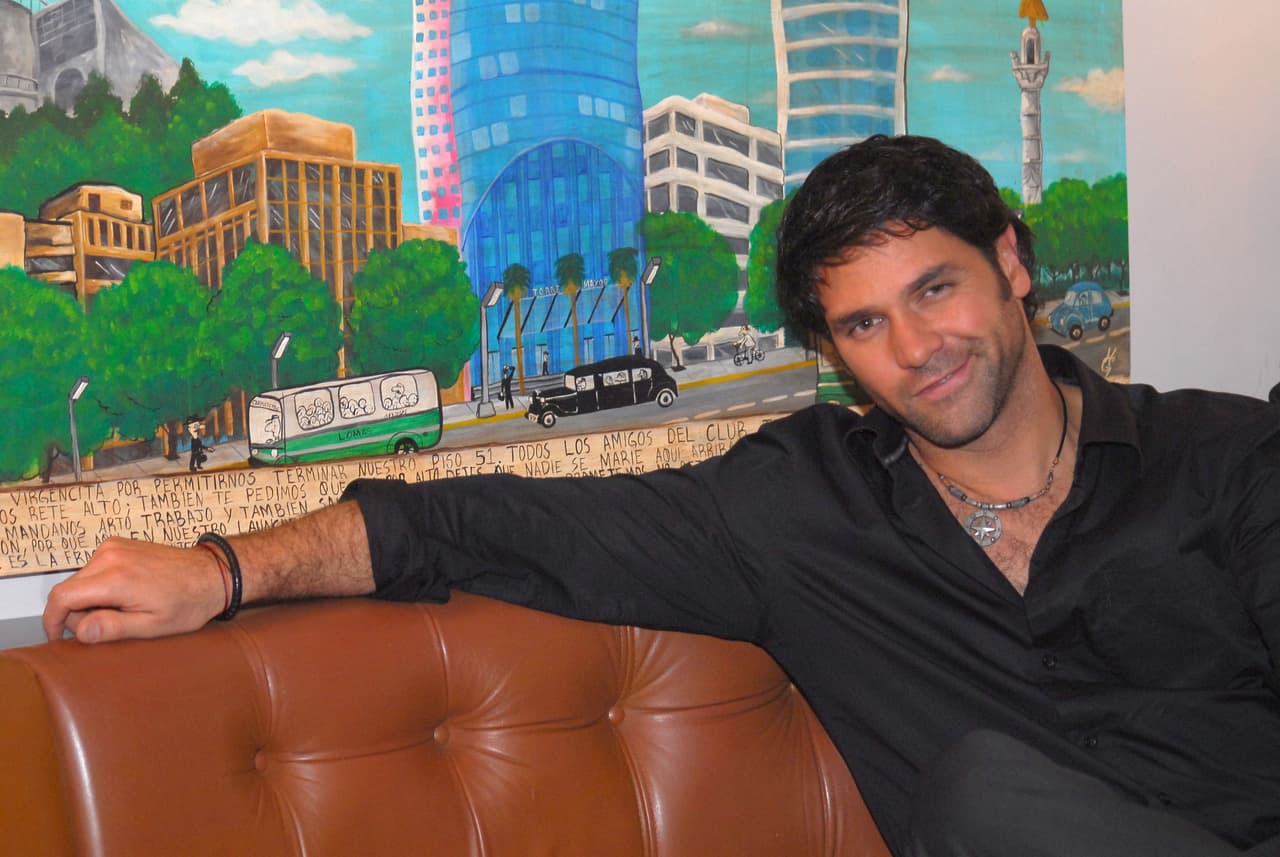 En entrevista para 'Notimex', 
<b><a href="http://www.univision.com/temas/valentino-lanus">Valentino Lanús</a></b> aseguró que él mismo le dio permiso a
<a href="http://www.univision.com/temas/jacqueline-bracamontes"> <b>Jacqueline Bracamontes</b></a> para contar secretos del romance que vivieron juntos en el libro autobiográfico.