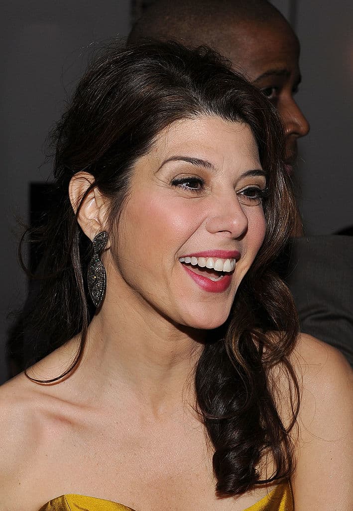 Ella agregó: "Yo estaba como, 'Nadie tiene que saberlo, Amy. Estaré en una escena y tú estarás allí. Y solo diré, "¡Oye!" Será algo sutil '".