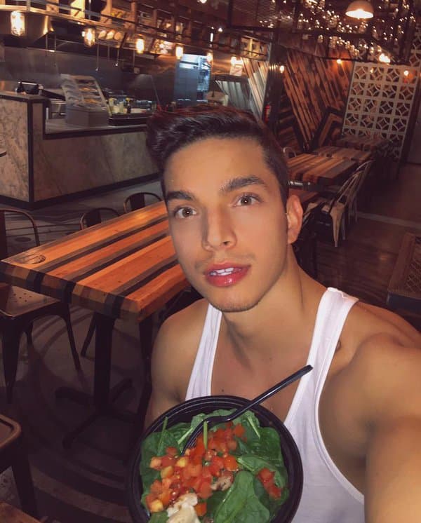 Es un regalo maravilloso que nos comparta muchísimas ‘selfies’.