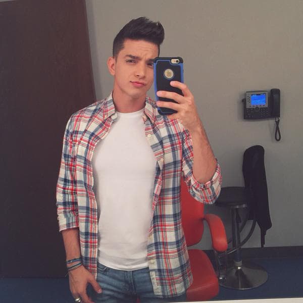 Desde pequeño descubrió su pasión por la música.