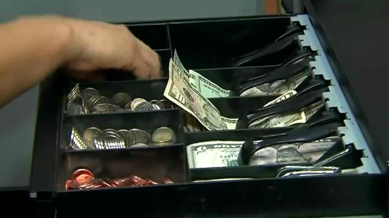 Guerra Irán: Si continúa por 30 días más, detonaría crisis mundial y dólar podría no ser el marcador global