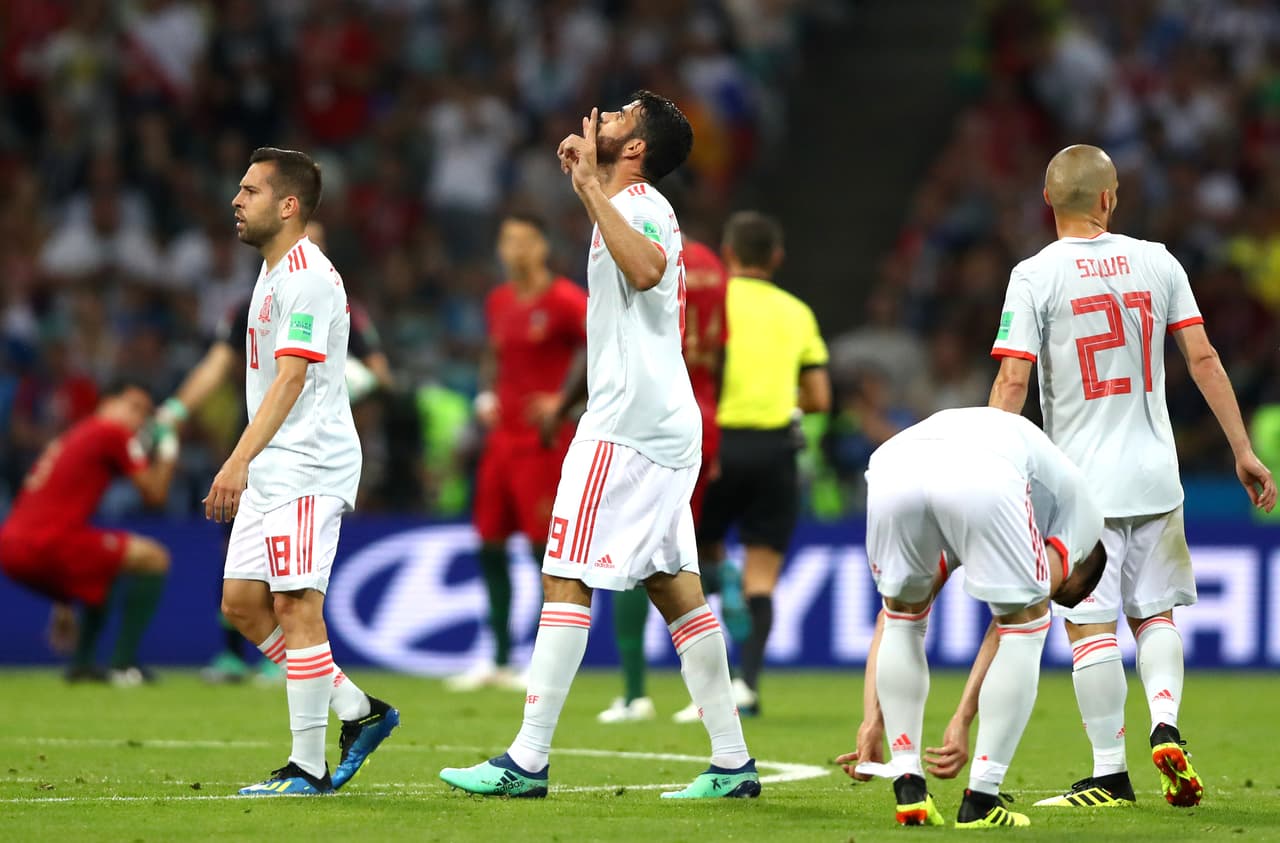 A pesar de la molestia de Pepe (al fondo), España retomo la calma con ese tanto en un juego que ya estaba en medio de la controversia.