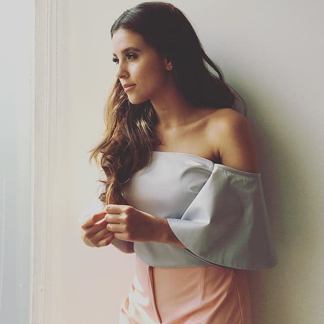 En "Un Camino Hacia El Destino" también mostró su sensualidad. ¡Lució súper sexy!