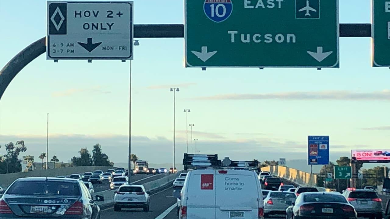 El choque ocurrió cerca de las 4:45 am de este viernes, pero los retrasos continuaron hasta el amanecer.