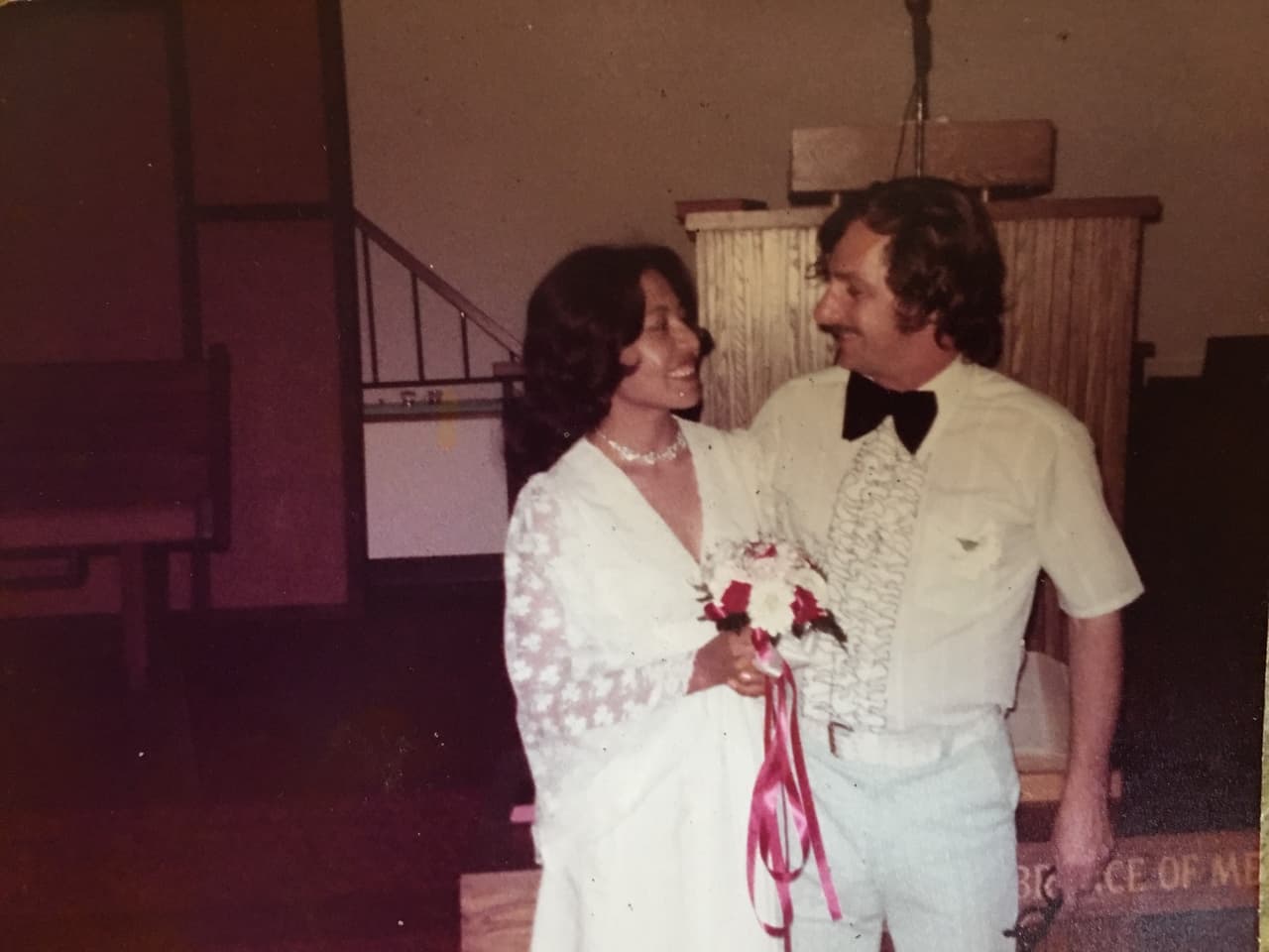 Toni recuerda haberle dado a su esposo una condición importante. "Dos niños, eso es lo que quiero", le dijo ella. "No me interesan las riquezas, la felicidad, sí", agregó.