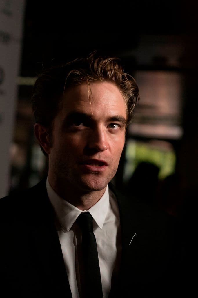 Este Batman parece no estar funcionando, pues pasan dos años y el crimen ha empeorado desde que Bruce comenzó a ser Batman.