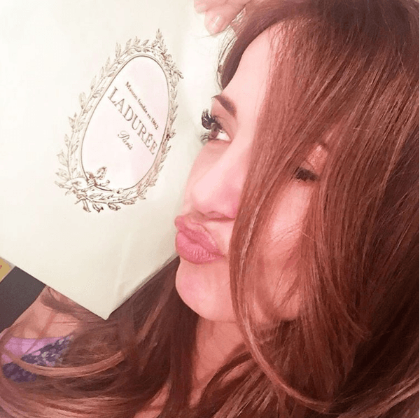 Encantadora haciendo trompita.