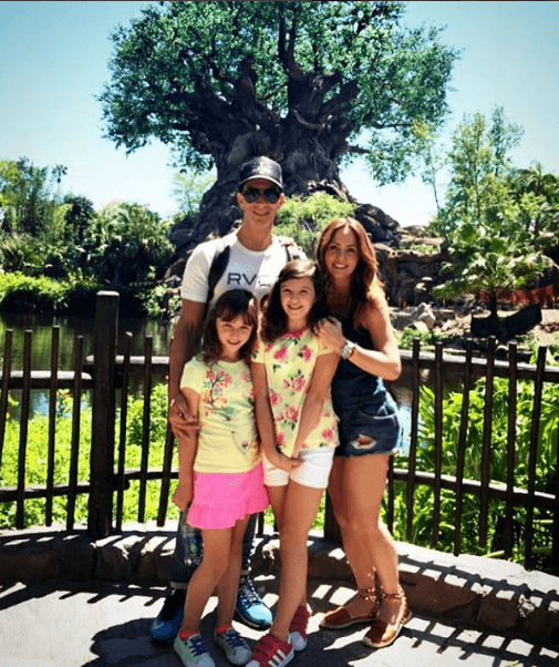 Del álbum familiar con su esposo Erik y sus hijas, Mía y Nina.