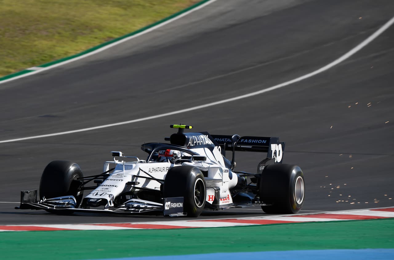 Bottas, Hamilton, Verstappen, Leclerc, Albon, Sainz, Pérez, Raikkonen, Ricciardo y Gasly fueron los 10 mejores en la sesión libre. El Gran Premio de Portugal se correrá el 25 de octubre.