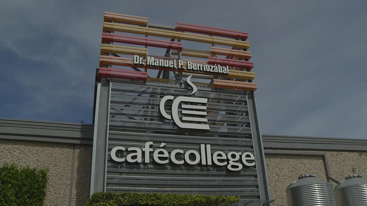 Cafe College, la organización sin ánimo de lucro que ayuda a estudiantes a prepararse para la universidad, sobre todo en materia de ayuda financiera.