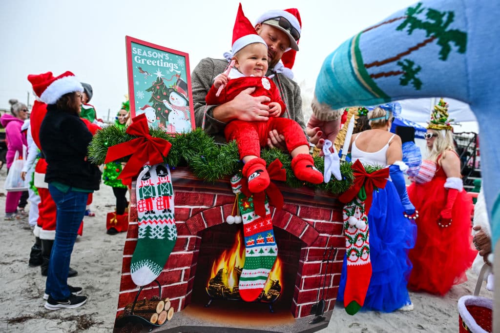 Amantes del surf y vecinos de Cocoa Beach aprovecharon el evento para crear memorias con sus seres queridos.