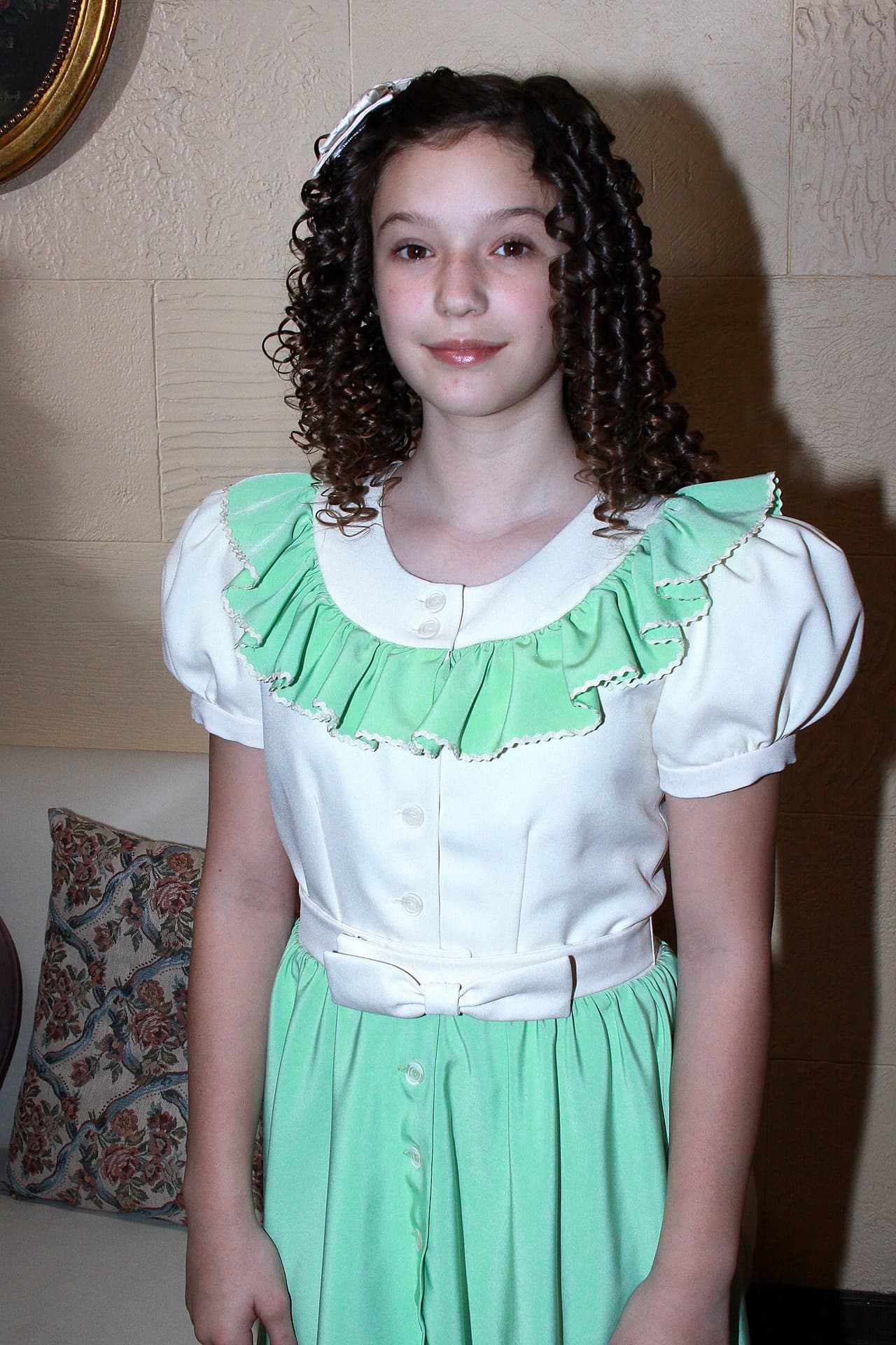 En uno de sus primeros papeles y con tan sólo 14 años de edad,
<b>Mia Rubín</b> será Silvia Pinal en su etapa adolescente, donde vivirá uno de los capítulos que marcó a la diva.