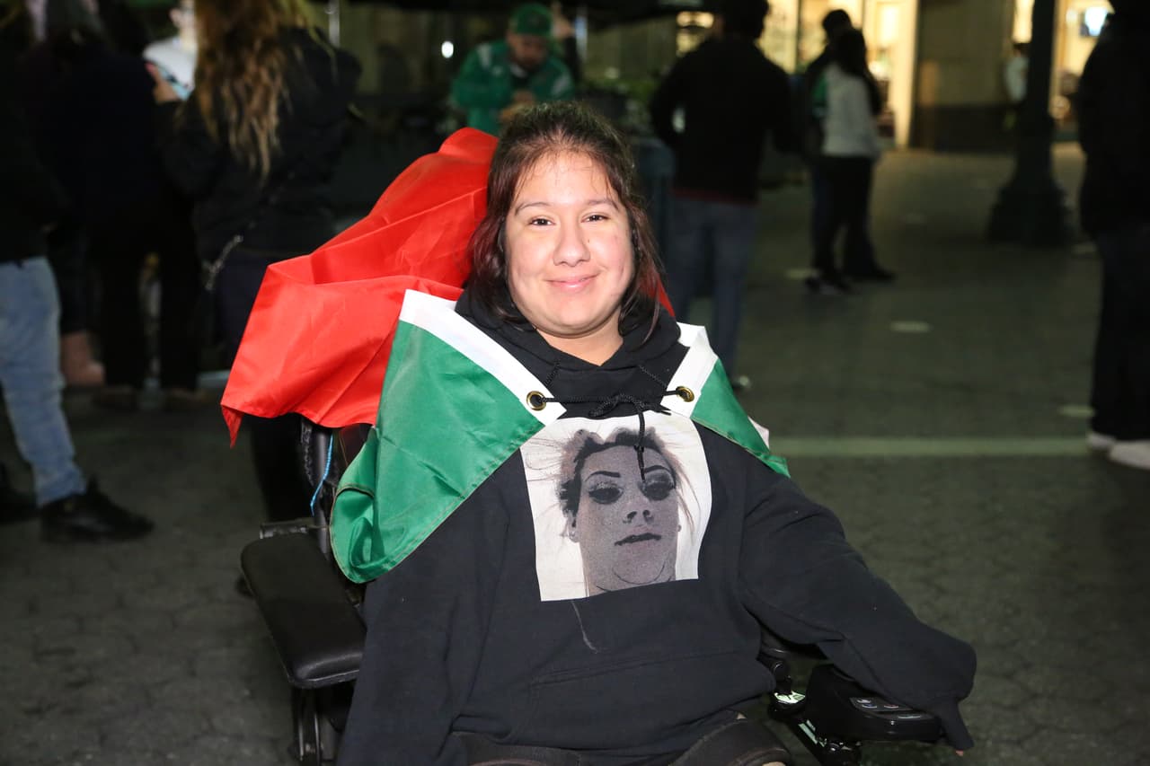 Los menos de 10 grados que se sintieron sobre la ciudad californiana no fueron pretexto para que los mexicanos acudieran a apoyar a sus jugadores.