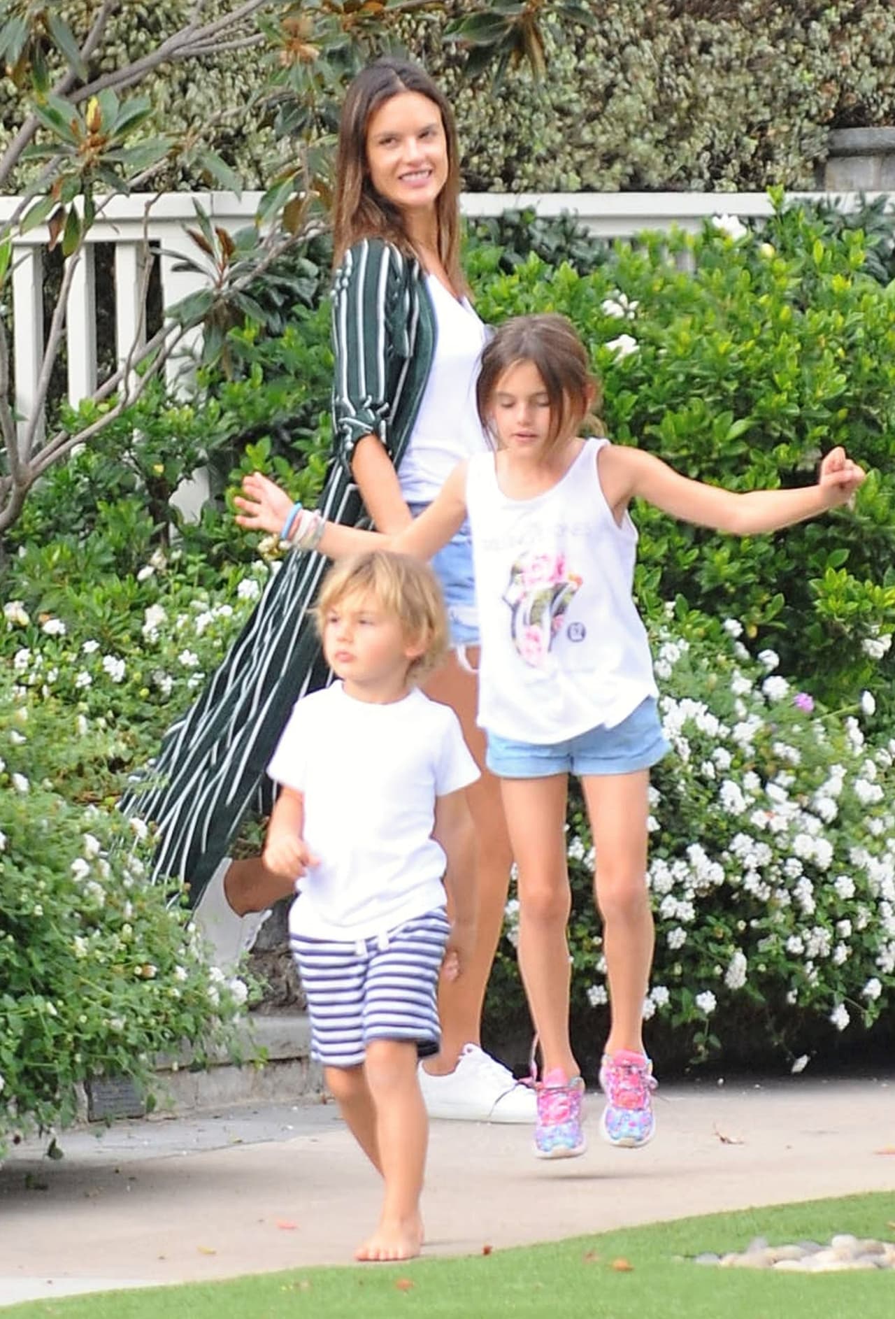 Sin duda que los hijos de 
<b>Alessandra Ambrosio</b> tienen una infancia feliz y llena de diversión.