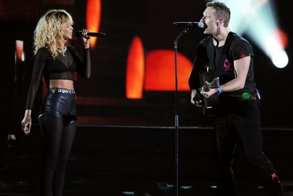 Homenaje a Whitney Houston en los premios GRAMMY 2012                                                 