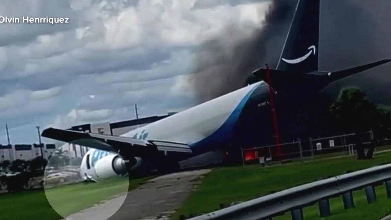 Nuevas imágenes revelan el momento donde escapa el piloto del avión de Amazon accidentado en Miami