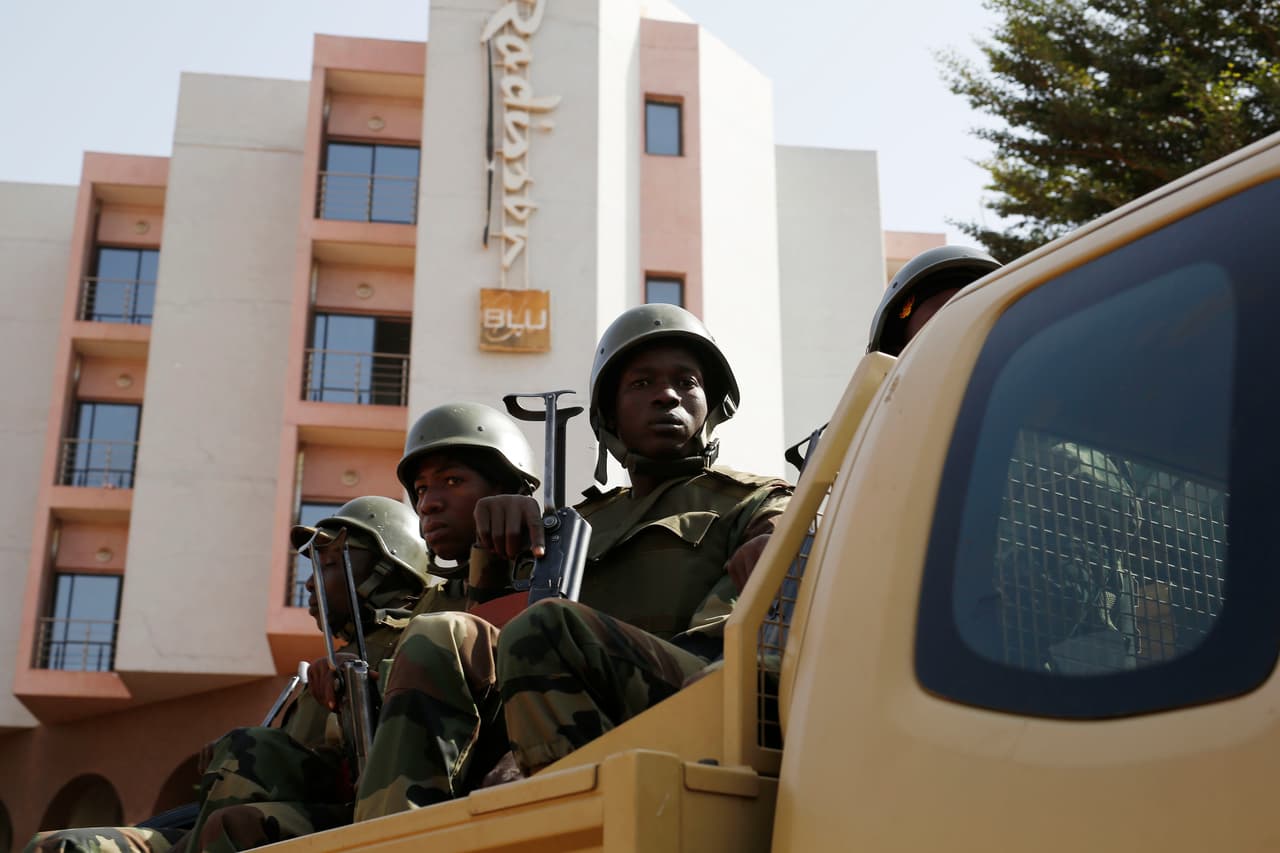 Mali busca a tres sospechosos tras toma de rehenes en hotel