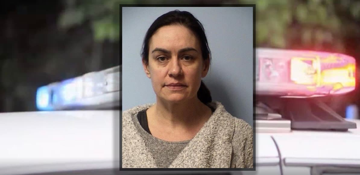 Acusan a exdirectora de robar $107,000 de una escuela privada