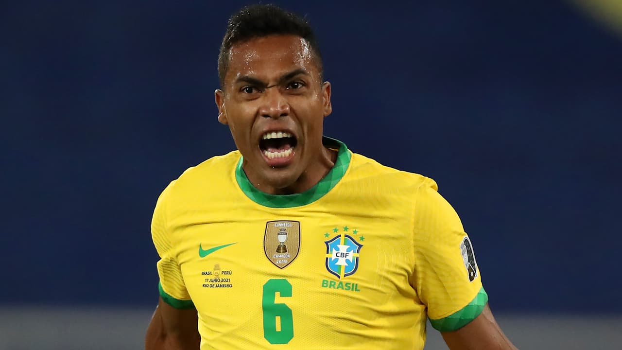 Alex Sandro podría ser baja de Brasil para la Final de Copa América