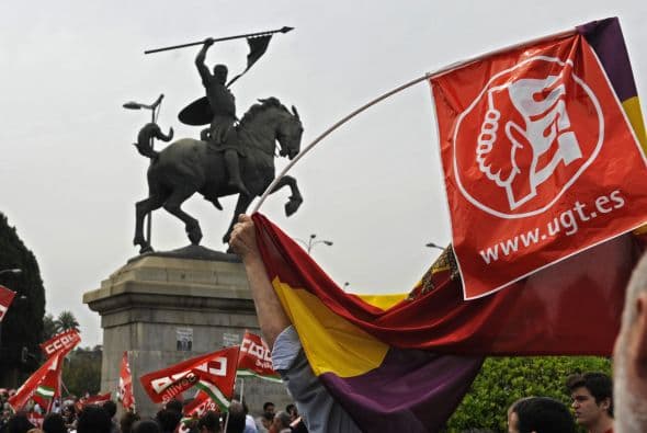 El Ministerio del Interior apuntó que al menos 58 personas fueron detenidas durante la huelga por diversos incidentes, y otras nueve resultaron con heridas leves.