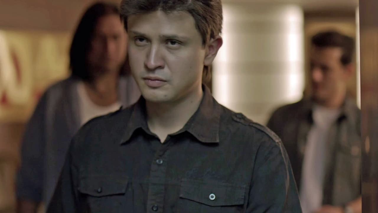 En la segunda temporada, el personaje de ‘El Pollo’ tendrá un rol crucial en la historia de ‘
<b><a href="http://www.univision.com/series/el-chapo/marco-de-la-o-es-joaquin-el-chapo-guzman-en-el-chapo" target="_blank">El Chapo</a></b>’ y marcará el nuevo rumbo de las relaciones entre los líderes del narcotráfico.